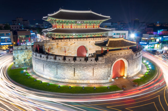 hwaseong fortress paldalmun