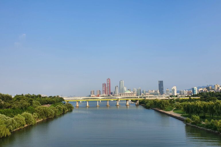 han river