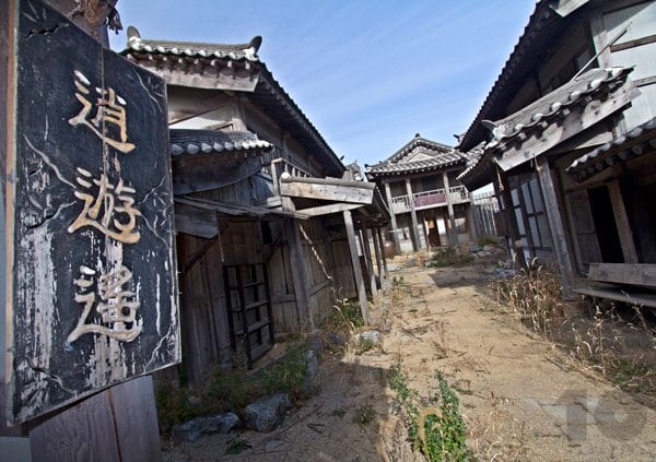 Urban Exploration Korea - Abandoned movie set
