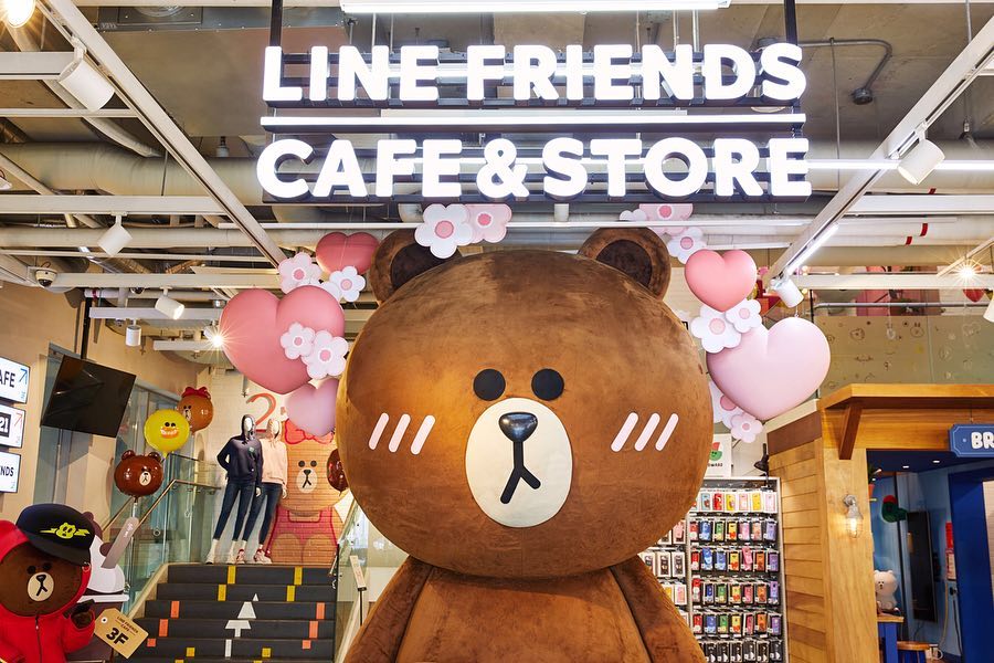 line-freinds-cafe-and-store