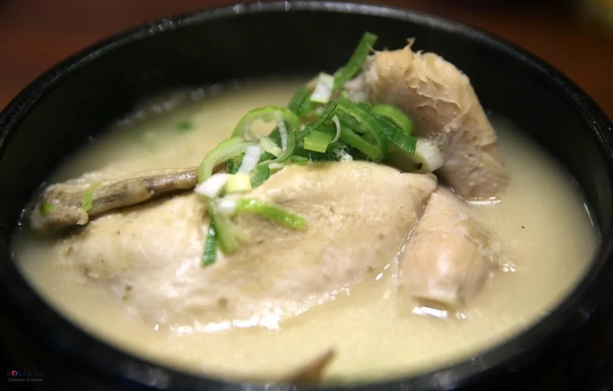 KOCIS_Korea_Malbok_Samgyetang_03_(9493375058)