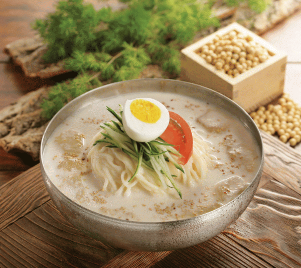 korean delicacies for the summer 콩국수