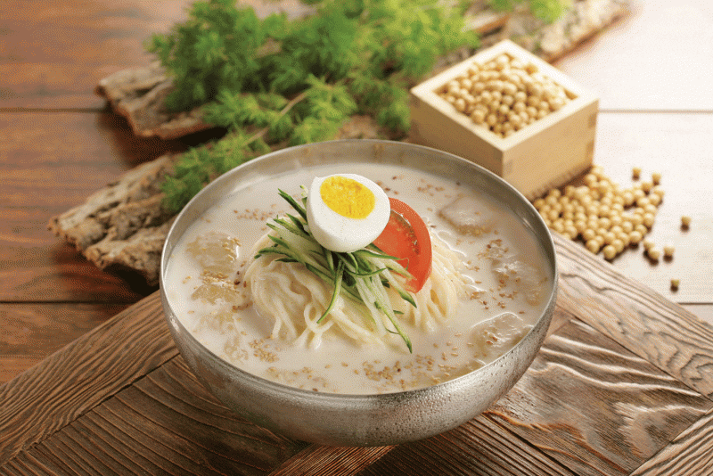korean delicacies for the summer 콩국수