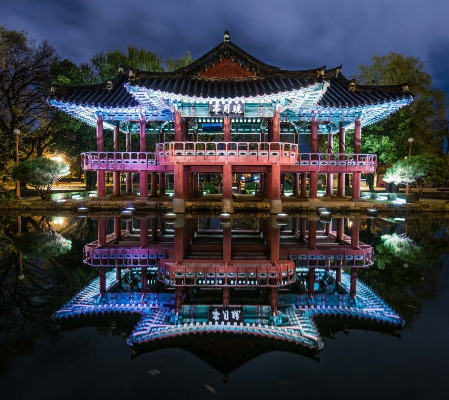 Gwanghallu_Pavilion_at_Night-_Namwon