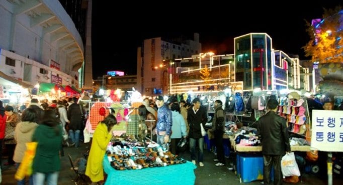 Dongdaemun’s Late Night Snack Market