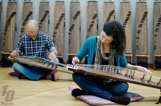 Foreigners Playing Gayageum