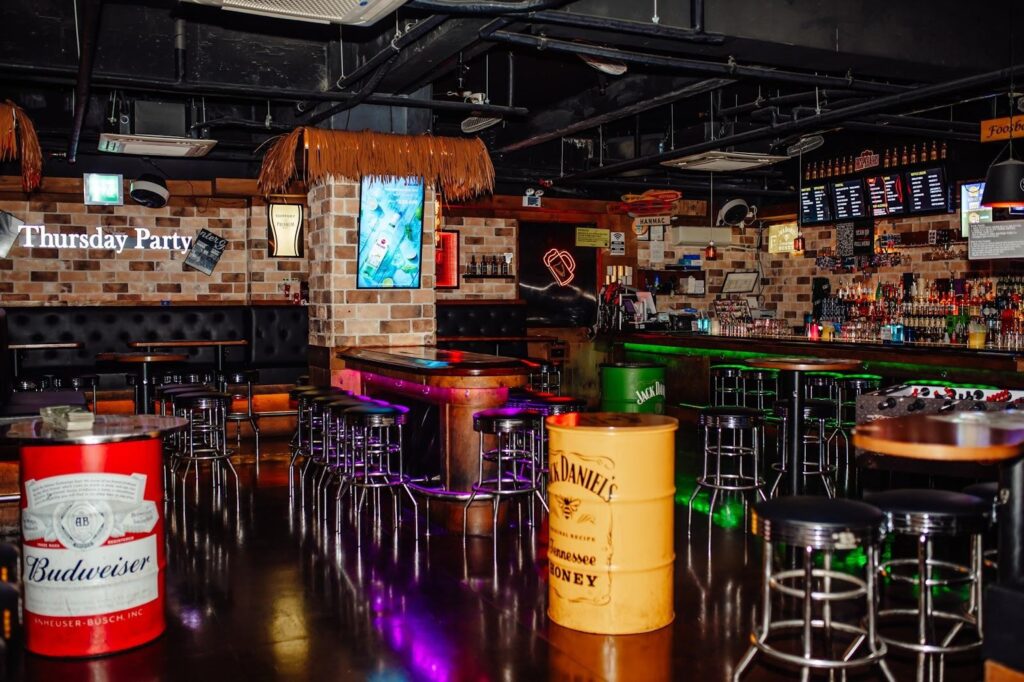 best bars in itaewon, Thursday party itaewon