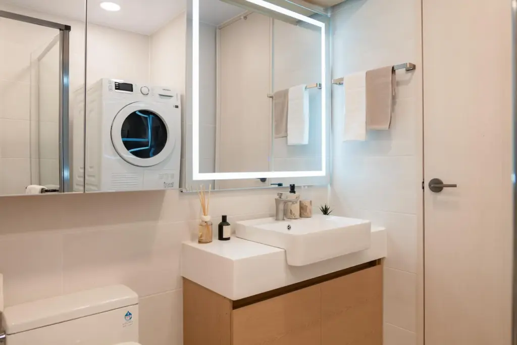 Weave Studios Dongdaemun East bathroom